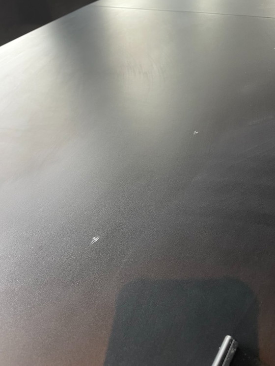 Image 1 of Mesa de reuniones en clase - 16/18 personas