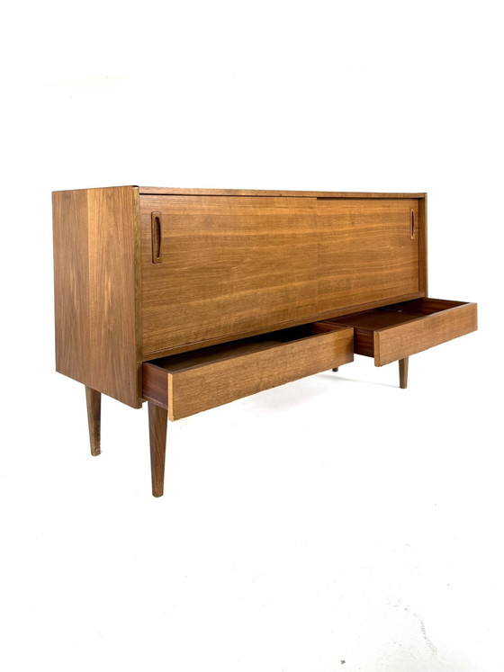 Image 1 of Vintage notenhouten TV-kast/LP-kast ‘60