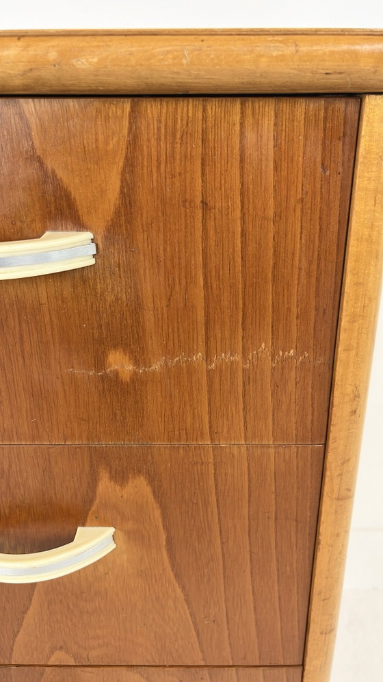 Swedish vintage chest of drawers – Plastic (photo 10 of 11)