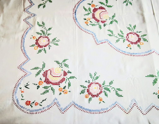 1950, Mantel bordado a mano