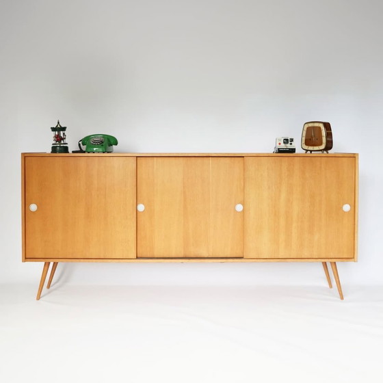 Image 1 of Vintage Oak Sideboard TV Furniture Lowboard