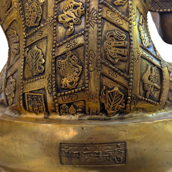 Buddha monumentale dorato a fuoco – Stile Tibetano-Rattanakosin – 44 cm / 6.4 kg – Sculture, Bronze (photo 19 of 20)
