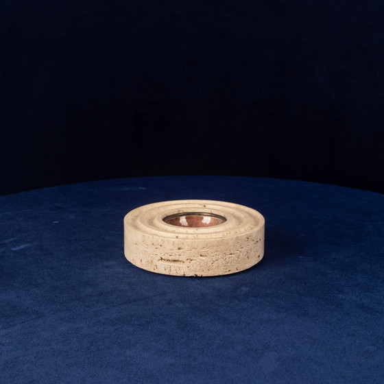 Italiaanse ronde asbak van travertin en koperkleurig metaal, 1970 – Tafelaccessoires, Italian Design (photo 18 of 18)