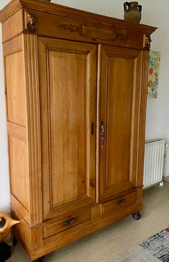 Image 1 of Antiker Schrank im flämischen Neorenaissance-Stil