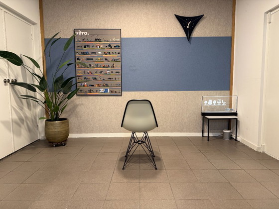 Image 1 of Vitra | Eames | DSR | Wit & Creme Bekleding | 2x