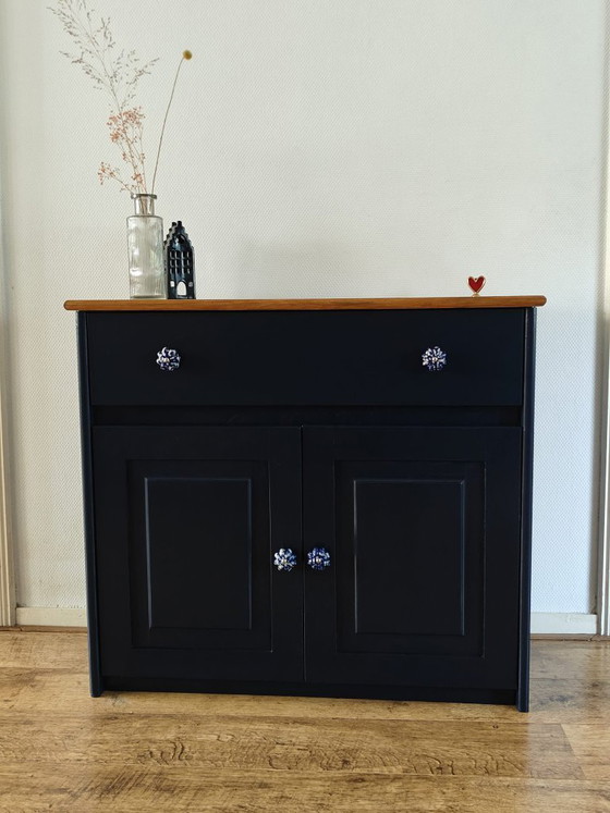 Mobile in legno ristrutturato con pomelli in ceramica – Credenze (photo 5 of 6)