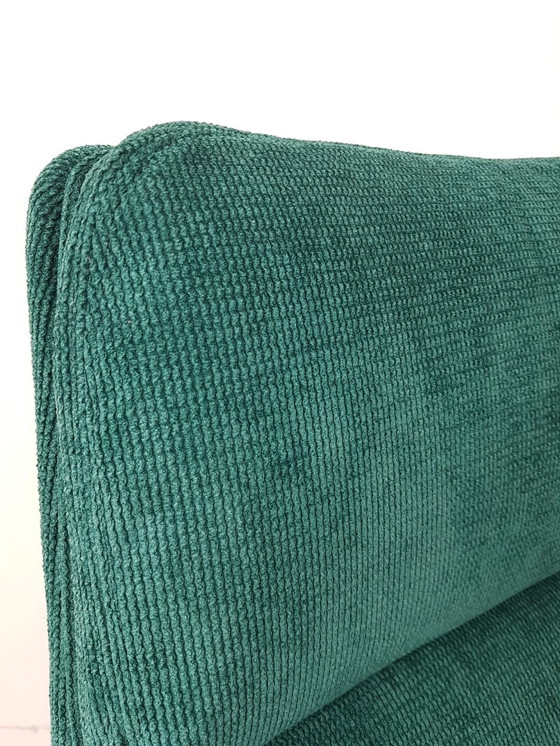 Image 1 of Artifort Drehsessel grün | neuer grüner Stoff