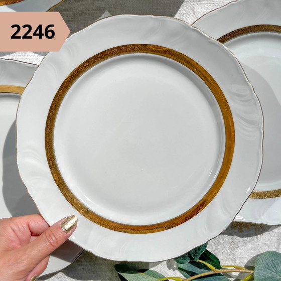 White Vintage Gilded Porcelain Plate, Sold Individually – Crockery, Retro (photo 4 of 10)