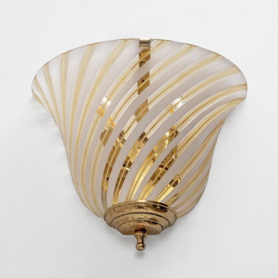 Image 1 of Een paar wandlampen van Muranoglas en messing, in de stijl van Barovier & Toso, jaren 60.