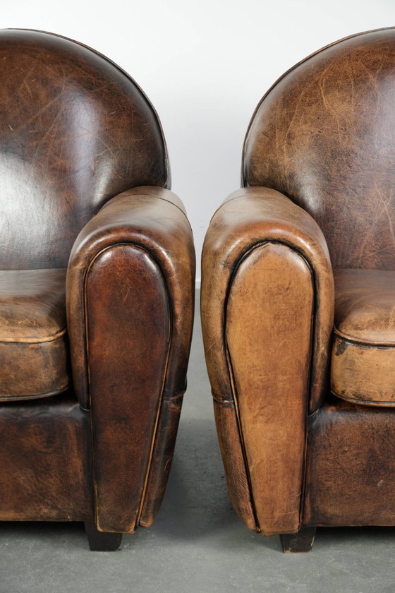 Image 1 of 2 comode poltrone in pelle di pecora dal design Art Déco