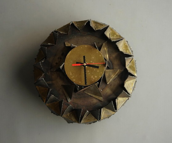 Image 1 of Brutalistische metalen wandklok van A. Becht, 1986