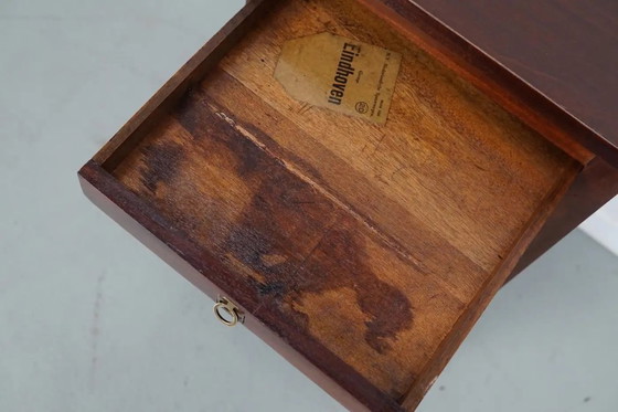 Image 1 of Vitrina antigua inglesa de caoba, siglo XIX