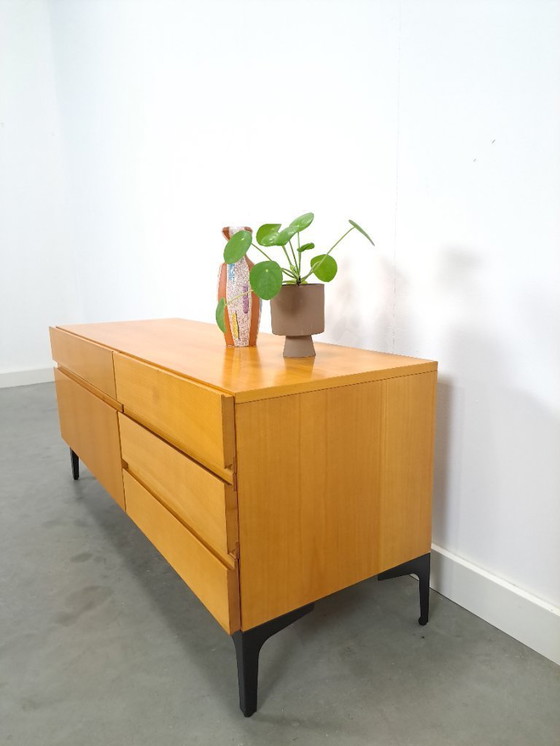 Image 1 of Mobile TV impiallacciato con cassetti e gambe in acciaio nero