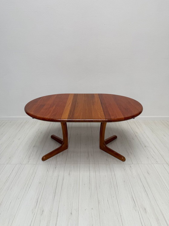 Tavolo da pranzo allungabile rotondo in teak danese vintage anni '70 di Langeskov Møbelfabrik (photo 3 of 8)