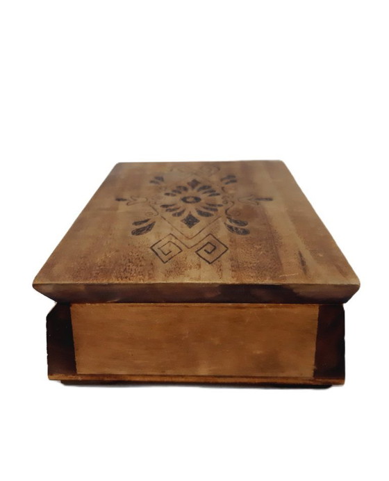 Image 1 of Scatola pirografica in legno vintage