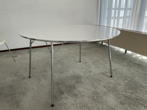 Fritz Hansen - Model 3600 round dining table - white - 1978 - Arne Jacobsen = MUST GO QUICKLY !