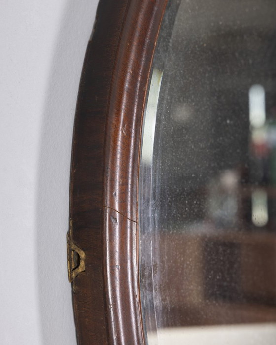 Image 1 of Miroir mural vintage en bois de noyer, design italien des années 1960