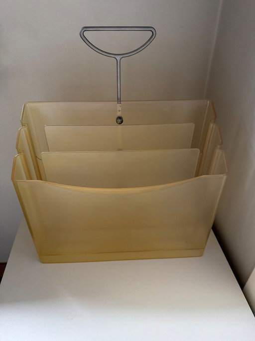 Magazine rack Andries & Hiroko Van Onck – Magis, tijdschriftenrek, Plastic