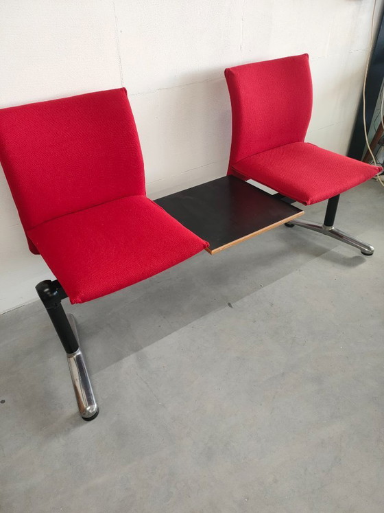 Image 1 of Banc de salle d'attente vintage unique avec revêtement rouge