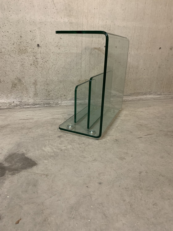 Image 1 of Porte-revues/table d'appoint de style italien.