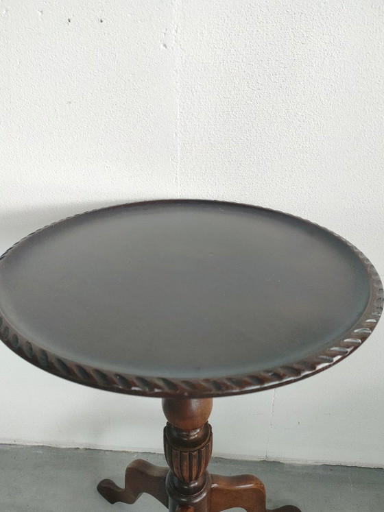'Grandma Chic' Antique English Wine Table / Tripod Side Table (Solid Mahogany, Circa 1890) – With Glass Top (photo 3 of 12)