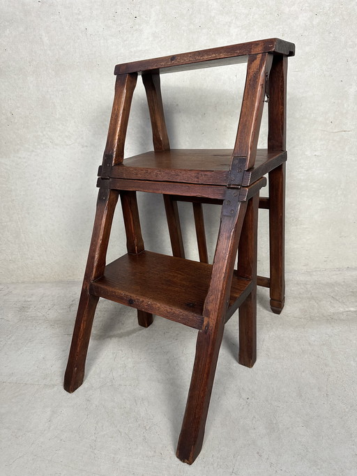 Sgabello/sedia antico da biblioteca