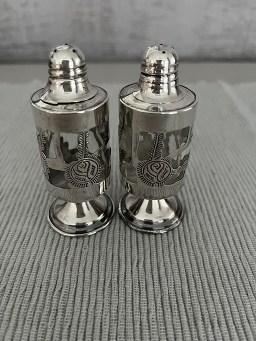 Silver set of salt and pepper shaker; vintage.