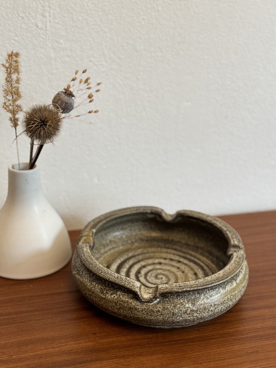 Image 1 of Vintage brutalist asbak / schaal keramiek jaren 70