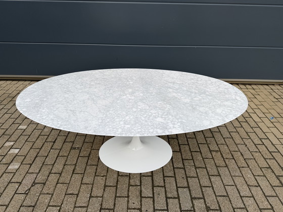 Image 1 of Original oval Knoll Tulip dining table (198x121cm) in Carrara marble