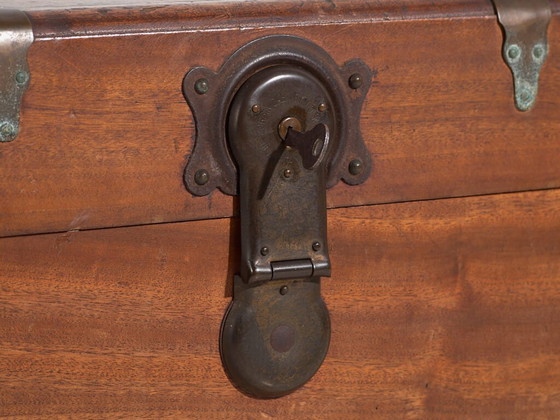 Antique Japanese camphorwood trunk - Meiji Period (c. ) #76 – Storage cabinet, Metal (photo 16 of 40)
