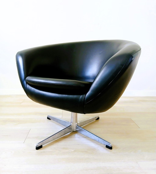 Swivel "Pod" Chair by Overman