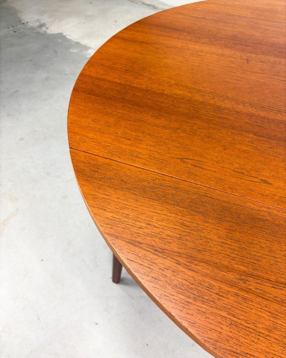 Round Milan Dining Table by Louis van Teeffelen – Wood (photo 19 of 19)