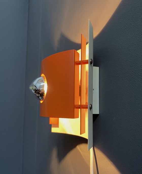 Image 1 of Oranje metalen Anvia Holland wandlamp uit de jaren 70, ruimtevaartstijl.