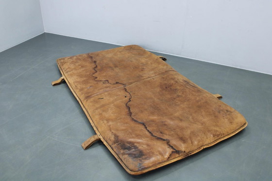 Image 1 of Tappetino da palestra vintage in pelle, anni '30, Cecoslovacchia