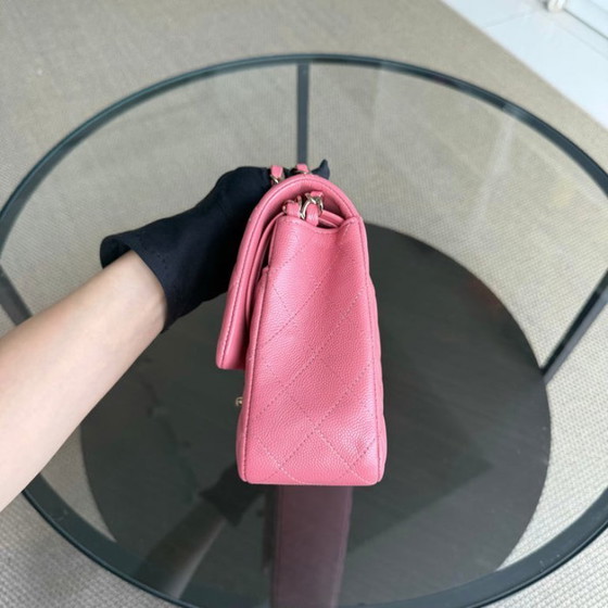 Image 1 of Borsa Chanel Classic Flap Medium - Caviar 25CM in pelle di vitello martellata trapuntata rosa con finiture dorate Serie 28
