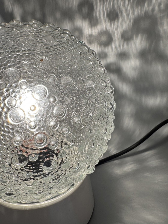 Image 1 of Tafellamp met bubbelglas bol