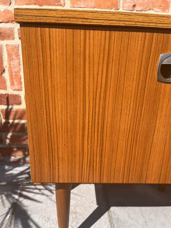 Image 1 of Dos mesitas de noche de los años 60/70