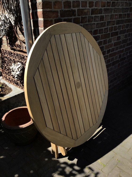Image 1 of Gemütlicher und schöner runder Teak-Gartentisch von Teak And Garden, 120 cm Durchmesser