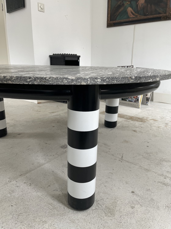 Image 1 of Table basse postmoderne