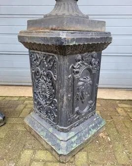 Grandi vasi antichi in ghisa su piedistallo, Mobili da giardino, Ferro, Nero, Vintage (foto 13 di 14)