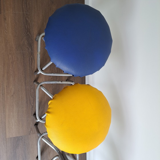 Image 1 of Ensemble de 4 tabourets de bar vintage - style Memphis - chrome et simili cuir