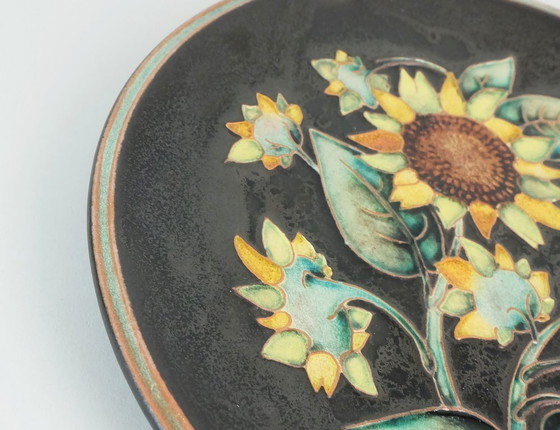 Image 1 of grande plaque murale majolika karlsruhe soleil fleurs 1950s