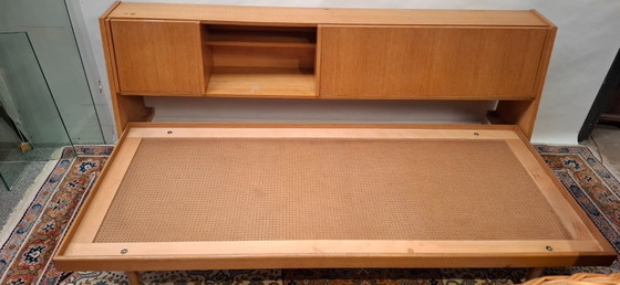 Vintage Mid-Century Daybed of Slaapbank met een geïntegreerd opbergbord – Wood (photo 4 of 10)