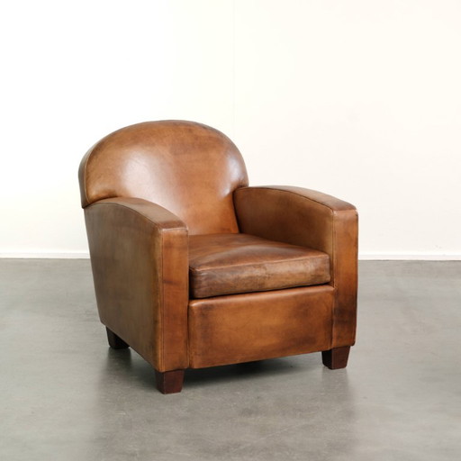 Beautifully designed sheepskin leather design armchair with a great appearance