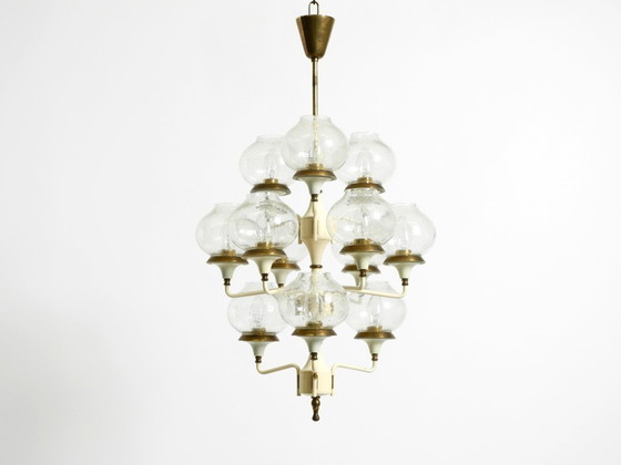 Image 1 of Bellissima lampada da soffitto a forma di tulipano in ottone e vetro, degli anni '60, disegnata da Hans Agne Jakobsson.