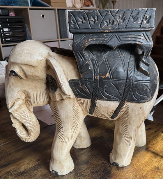 Image 1 of Grote zware houten olifant