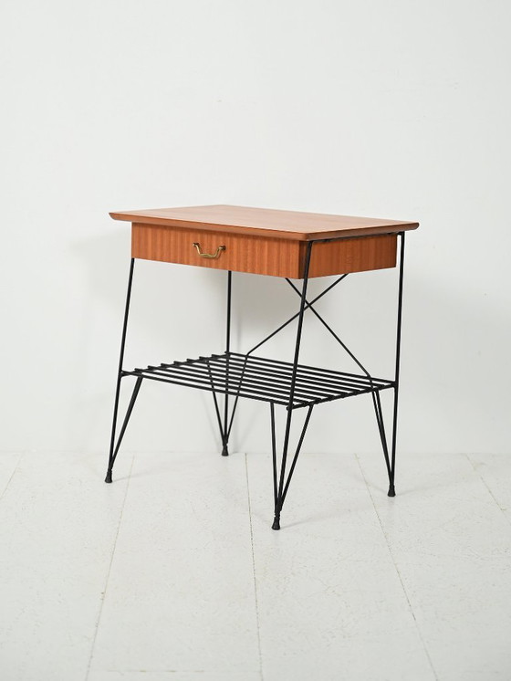 Image 1 of Mesita de noche escandinava de caoba y hierro de IKEA, modelo “Rolf”