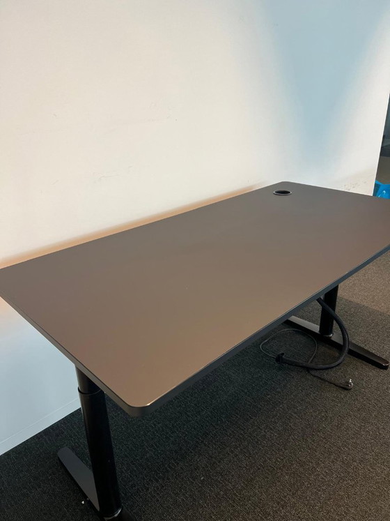 Image 1 of Bureau assis-debout Vitra Tyde 2