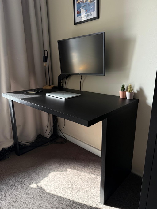 Black desk - Excellent condition