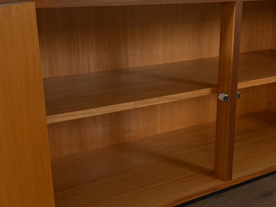 Image 1 of Jaren 60 ladekast met zwart corpus